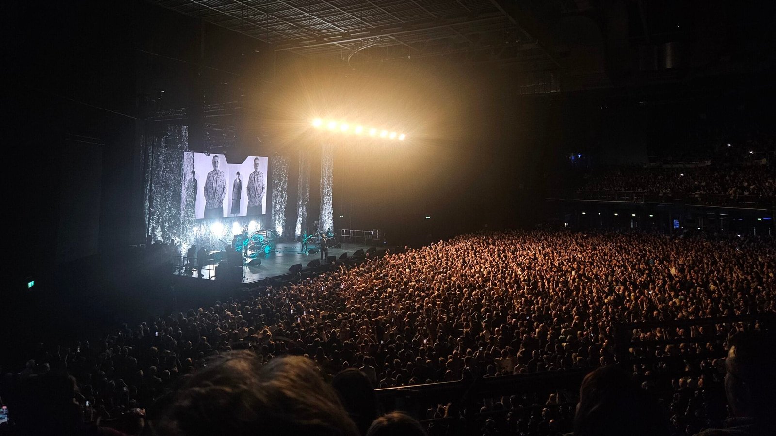 Morrissey Communing with the audience