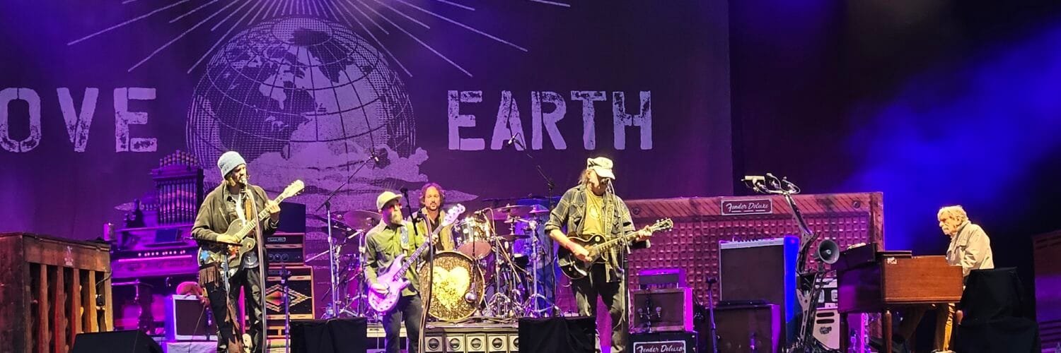 Neil Young & the Chrome Hearts In Malahide Castle
