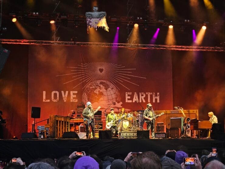 Neil Young & the Chrome Hearts
